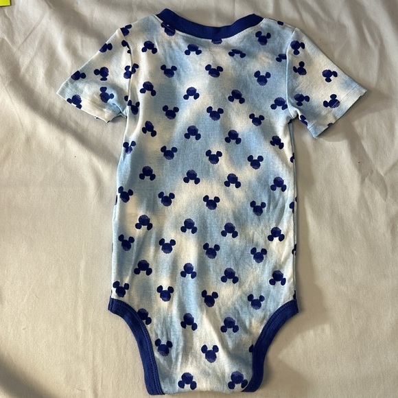 Disney X Joe Fresh - short sleeve onesie top. Size 6-12 months - Picture 4 of 4